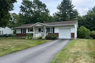 62 Maple Grove Dr, Pittsfield, MA 01201 - Photo 1