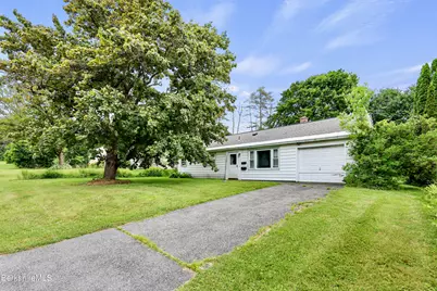 72 Meadowview Dr, Pittsfield, MA 01201 - Photo 1