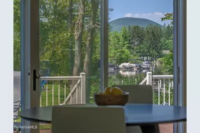 593 Lakeway Dr, Pittsfield, MA 01201 - Photo 1