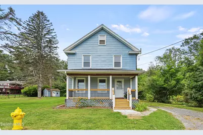 211 Mohegan St, Pittsfield, MA 01201 - Photo 1