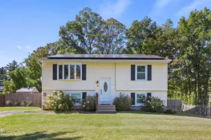 11 Marco Dr, Pittsfield, MA 01201 - Photo 1