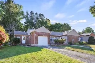 106 Sampson Pkwy, Pittsfield, MA 01201 - Photo 1