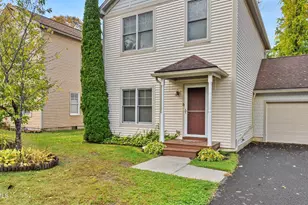 8 Stanley Dr, Great Barrington, MA 01230 - Photo 1