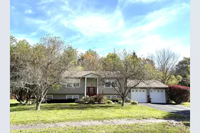 26 Leona Dr, Pittsfield, MA 01201 - Photo 1