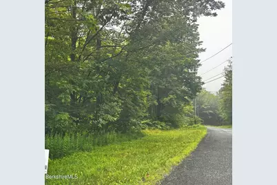 6 Lafayette Dr, Peru, MA 01235 - Photo 1