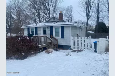 21 Sunset St, Pittsfield, MA 01201 - Photo 1