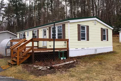 26 Lakewood Cir, Pittsfield, MA 01201 - Photo 1