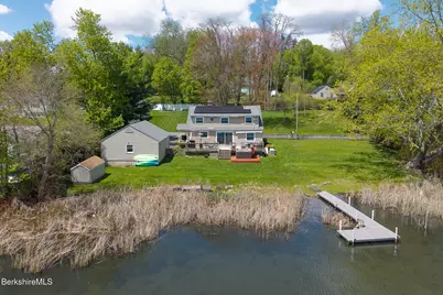 15 Sunrise St, Lanesborough, MA 01237 - Photo 1