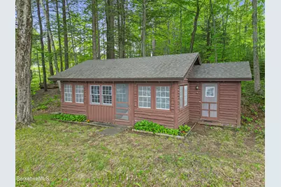 172 Blythewood Dr, Pittsfield, MA 01201 - Photo 1
