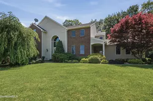 36 Meadow Ridge Dr, Pittsfield, MA 01201 - Photo 1