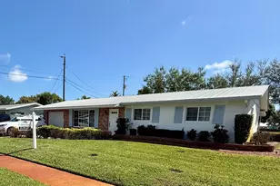 24 Pinetree Cir, Tequesta, FL 33469 - Photo 1