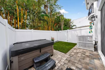 1942 NE 32nd Street, Lighthouse Point, FL 33064 - Photo 25