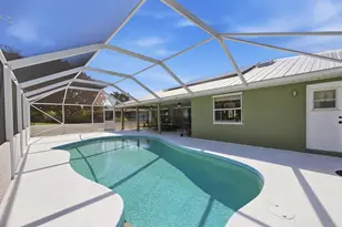 2537 SE Hallahan St, Port Saint Lucie, FL 34952 - Photo 27