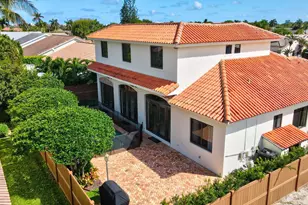 383 Redwood Ln, Boca Raton, FL 33487 - Photo 57