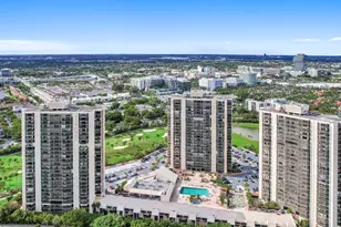 20335 W Country Club Dr, Aventura, FL 33180 - Photo 27