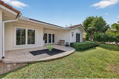 2760 NE 55th Street, Fort Lauderdale, FL 33308 - Photo 11