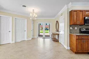 899 S Granada Dr, Boca Raton, FL 33432 - Photo 9