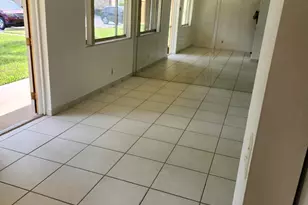 600 Village Green Ct, Palm Springs, FL 33461 - Photo 7