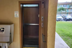 600 Village Green Ct, Palm Springs, FL 33461 - Photo 27