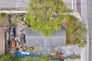 2100 NW 27th St, Oakland Park, FL 33311 - Photo 9