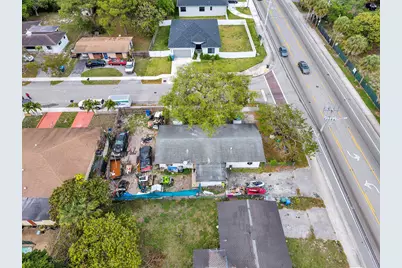 2100 NW 27th Street, Oakland Park, FL 33311 - Photo 7