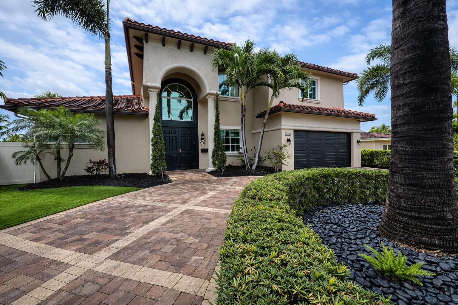 2461 SE 10th St - 2461 SE 10th St, Pompano Beach, FL 33062 Luxury Property | Jose Angel Pina