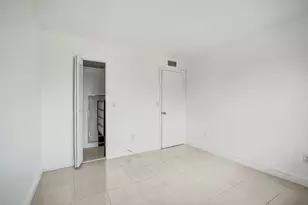 1801 S Treasure Dr, North Bay Village, FL 33141 - Photo 25