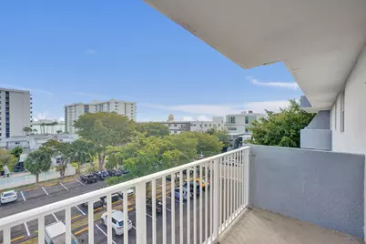 1801 S Treasure Drive #528, North Bay Village, FL 33141 - Photo 7