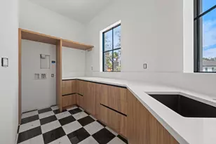 298 NE 8th St, Boca Raton, FL 33432 - Photo 19