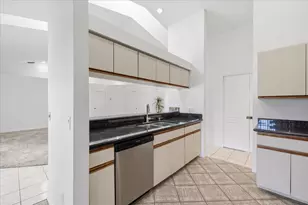 1902 SE Gaskins Cir, Port Saint Lucie, FL 34952 - Photo 29