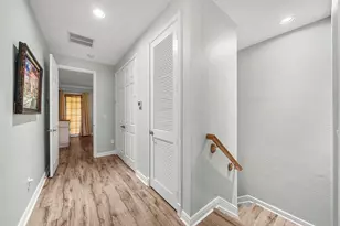 704 NW 83rd Pl, Boca Raton, FL 33487 - Photo 17