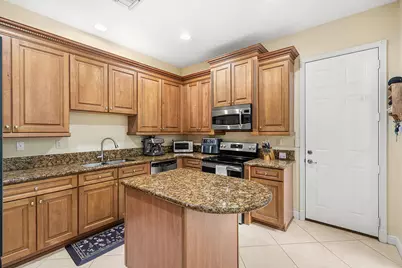 704 NW 83rd Place, Boca Raton, FL 33487 - Photo 13