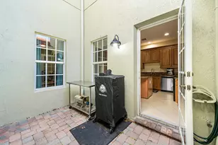 704 NW 83rd Pl, Boca Raton, FL 33487 - Photo 15