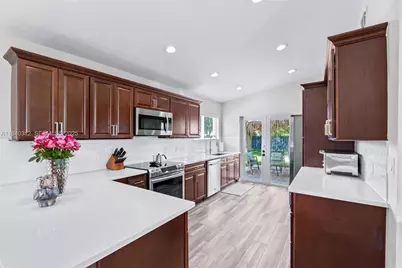 535 Radford Terrace, Davie, FL 33325 - Photo 13