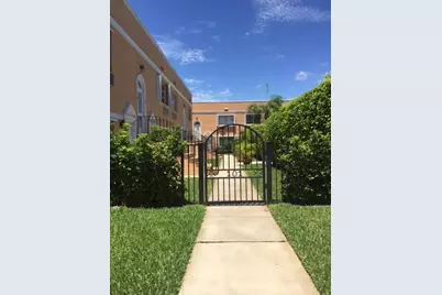 101 S Golfview Road #16, Lake Worth Beach, FL 33460 - Photo 1