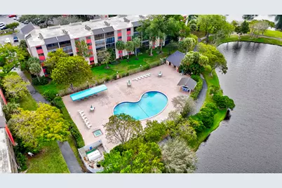 2200 S Cypress Bend Drive S #702, Pompano Beach, FL 33069 - Photo 7