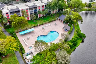 2200 S Cypress Bend Dr S, Pompano Beach, FL 33069 - Photo 7