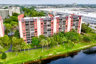 2200 S Cypress Bend Dr S, Pompano Beach, FL 33069 - Photo 29