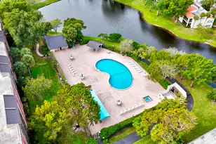 2200 S Cypress Bend Dr S, Pompano Beach, FL 33069 - Photo 31