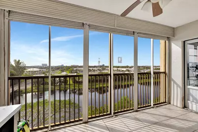 2200 S Cypress Bend Drive S #702, Pompano Beach, FL 33069 - Photo 9