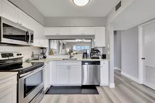 2200 S Cypress Bend Dr S, Pompano Beach, FL 33069 - Photo 17