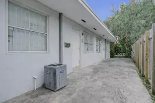 250 NW 83rd St, Miami, FL 33150 - Photo 35