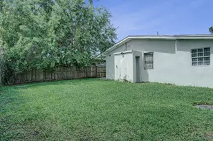 250 NW 83rd St, Miami, FL 33150 - Photo 41