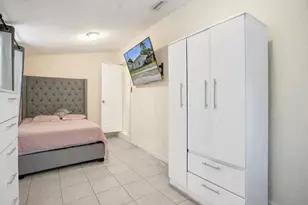 250 NW 83rd St, Miami, FL 33150 - Photo 31