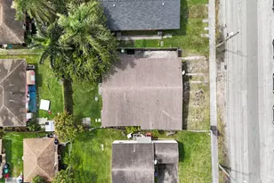 250 NW 83rd St, Miami, FL 33150 - Photo 49