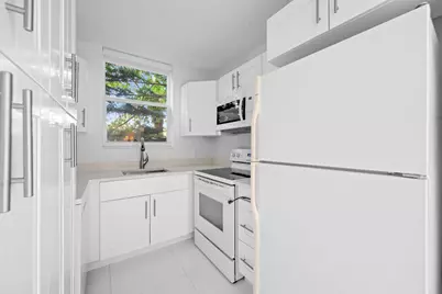 401 Peruvian #2010, Palm Beach, FL 33480 - Photo 7