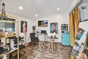 640 NE 160th St, Miami, FL 33162 - Photo 11