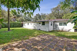 640 NE 160th St, Miami, FL 33162 - Photo 23