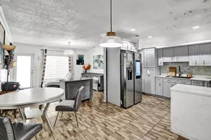 640 NE 160th St, Miami, FL 33162 - Photo 5