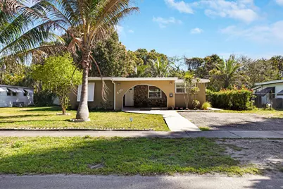 830 NE 140th Street, North Miami, FL 33161 - Photo 1